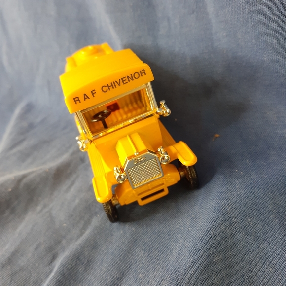 Rare Lledo Die Cast RCAF Tanker 1 of 1000 Certified Promotional $12.50 🇨🇦 Ship - Picture 11 of 14